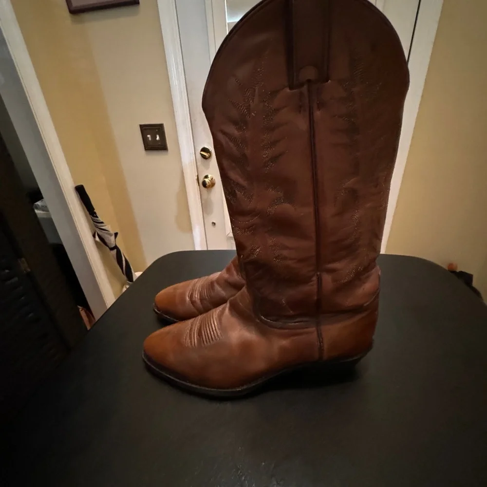 Tony Lama size 8.5 leather boots